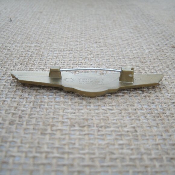 Vintage Plastic Eastern Airlines Souvenir Jr. Pilot Wings Pin - Picture 4 of 10